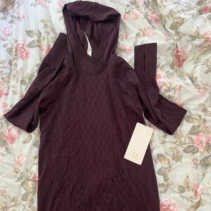 Lululemon maroon tight hoodie